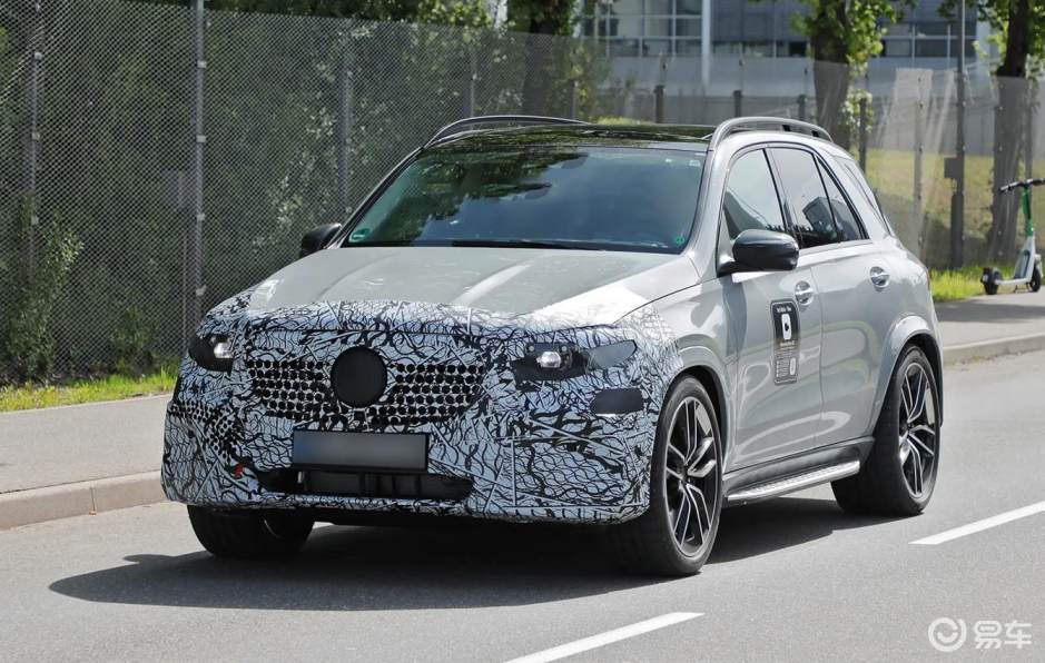 每日大作战推特 大作它更注重多元互动形式海报